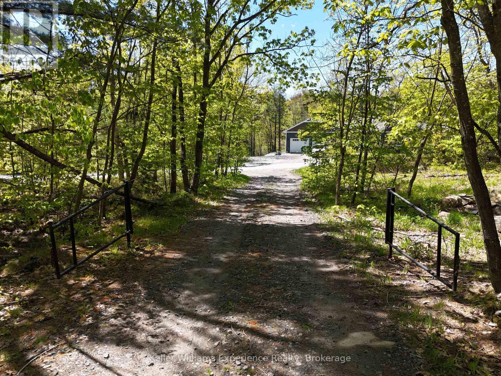 1052 Buckeye Road, Muskoka Lakes, Ontario  P0C 1H0 - Photo 9 - X12184574