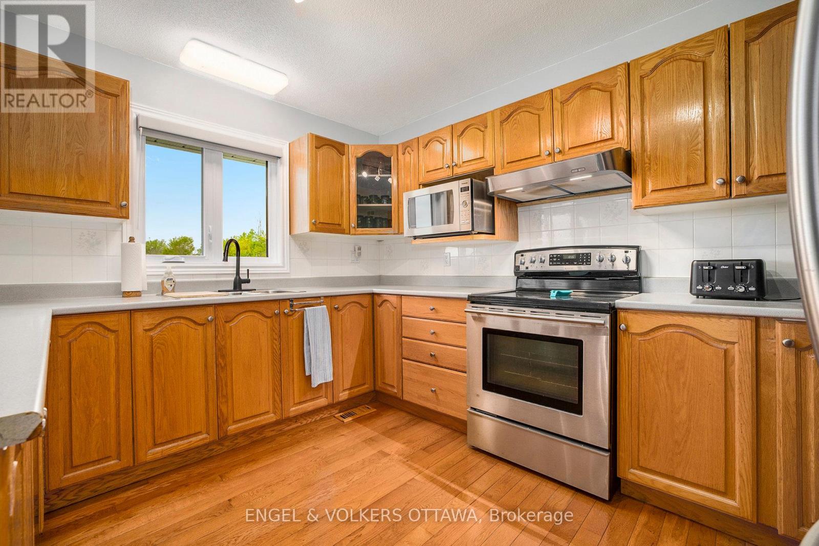3093 Woodkilton Drive, Ottawa, Ontario  K0A 1T0 - Photo 11 - X12184495