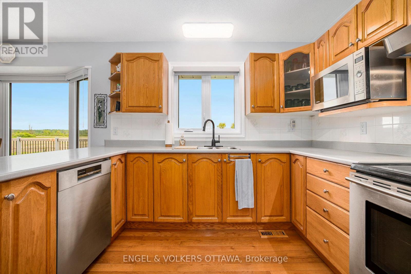 3093 Woodkilton Drive, Ottawa, Ontario  K0A 1T0 - Photo 12 - X12184495
