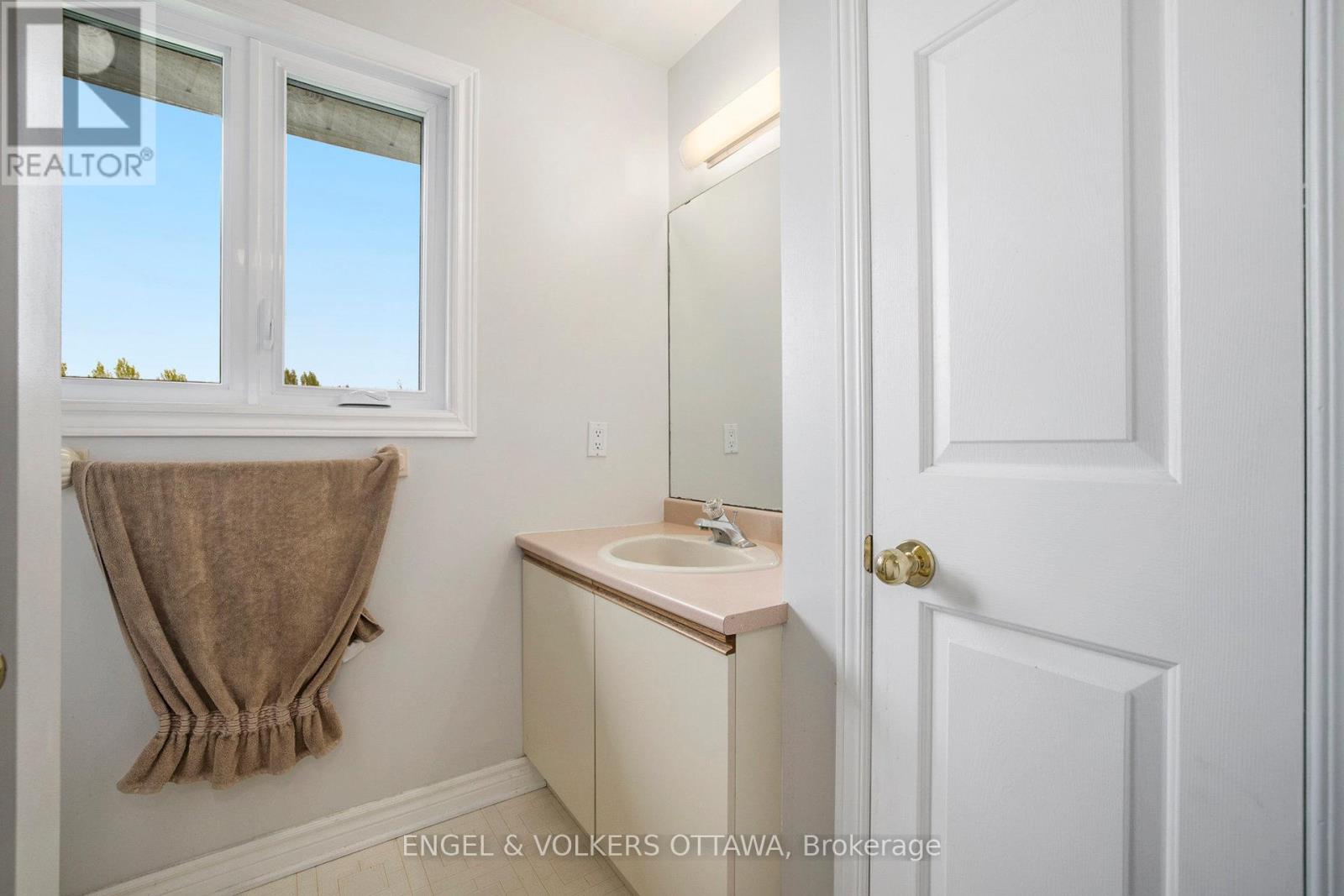 3093 Woodkilton Drive, Ottawa, Ontario  K0A 1T0 - Photo 18 - X12184495
