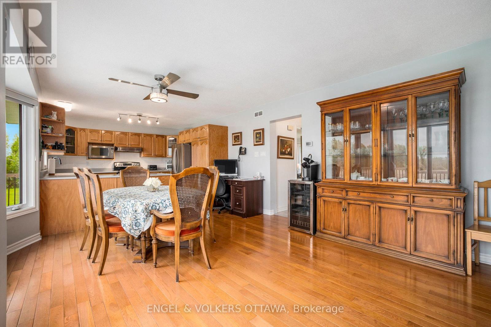3093 Woodkilton Drive, Ottawa, Ontario  K0A 1T0 - Photo 8 - X12184495