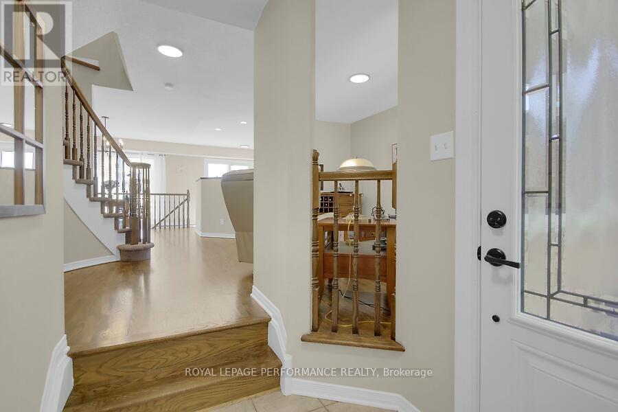 427 Lawler Crescent, Ottawa, Ontario  K4A 3Y3 - Photo 4 - X12184625