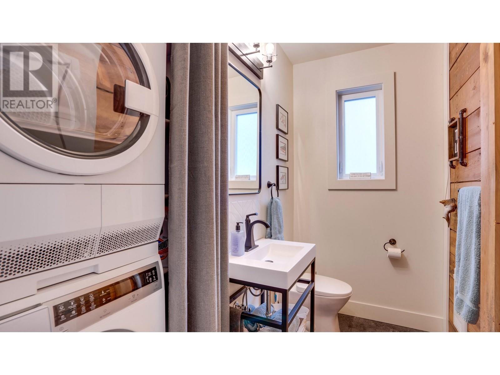 3102 Pleasant Valley Road, Vernon, British Columbia  V1T 4L3 - Photo 18 - 10349484