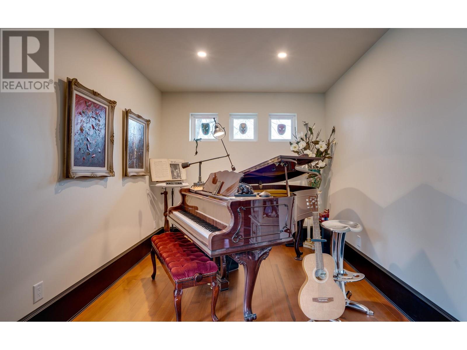 3102 Pleasant Valley Road, Vernon, British Columbia  V1T 4L3 - Photo 28 - 10349484