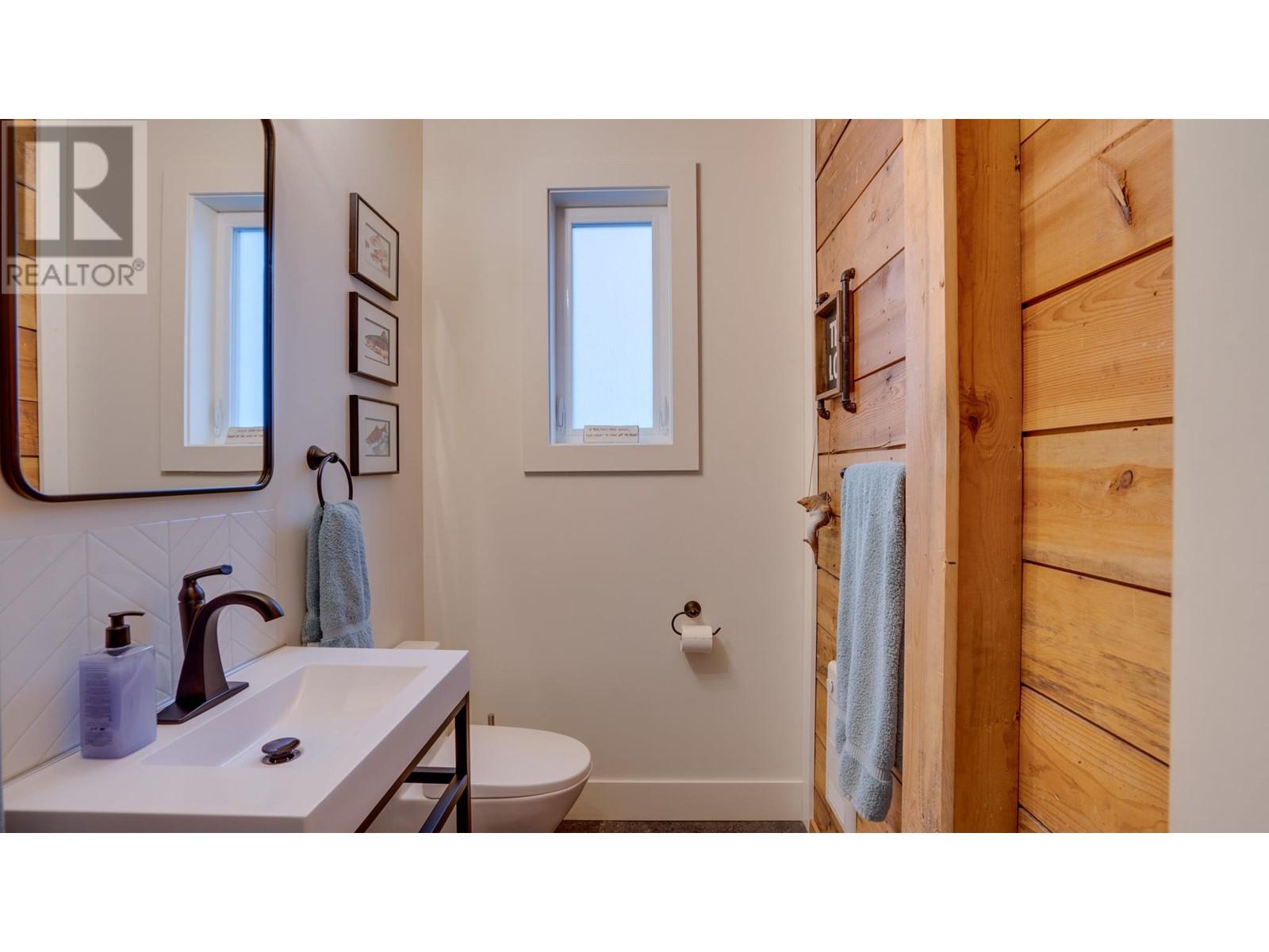 3102 Pleasant Valley Road, Vernon, British Columbia  V1T 4L3 - Photo 19 - 10349484