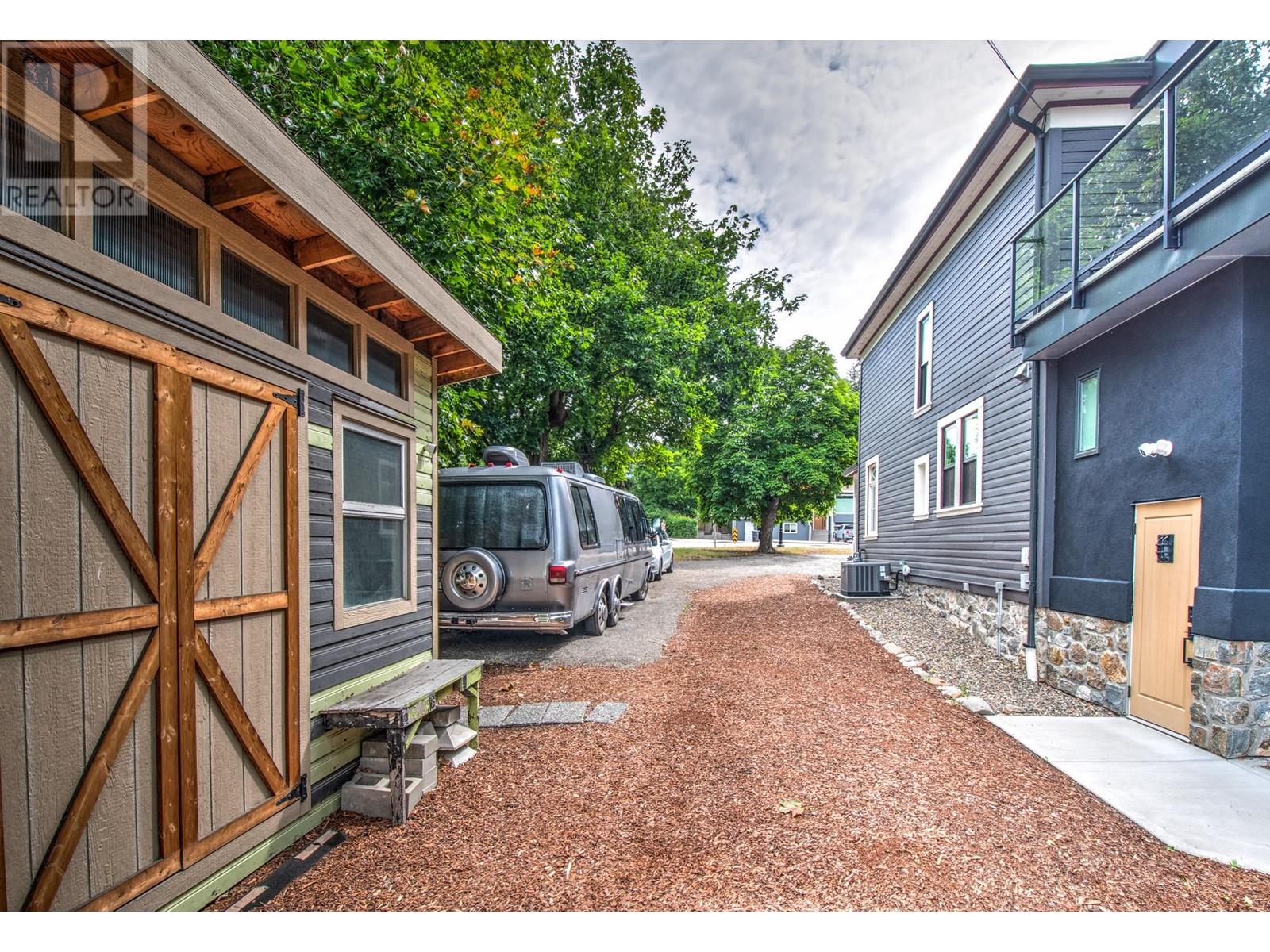 3102 Pleasant Valley Road, Vernon, British Columbia  V1T 4L3 - Photo 42 - 10349484