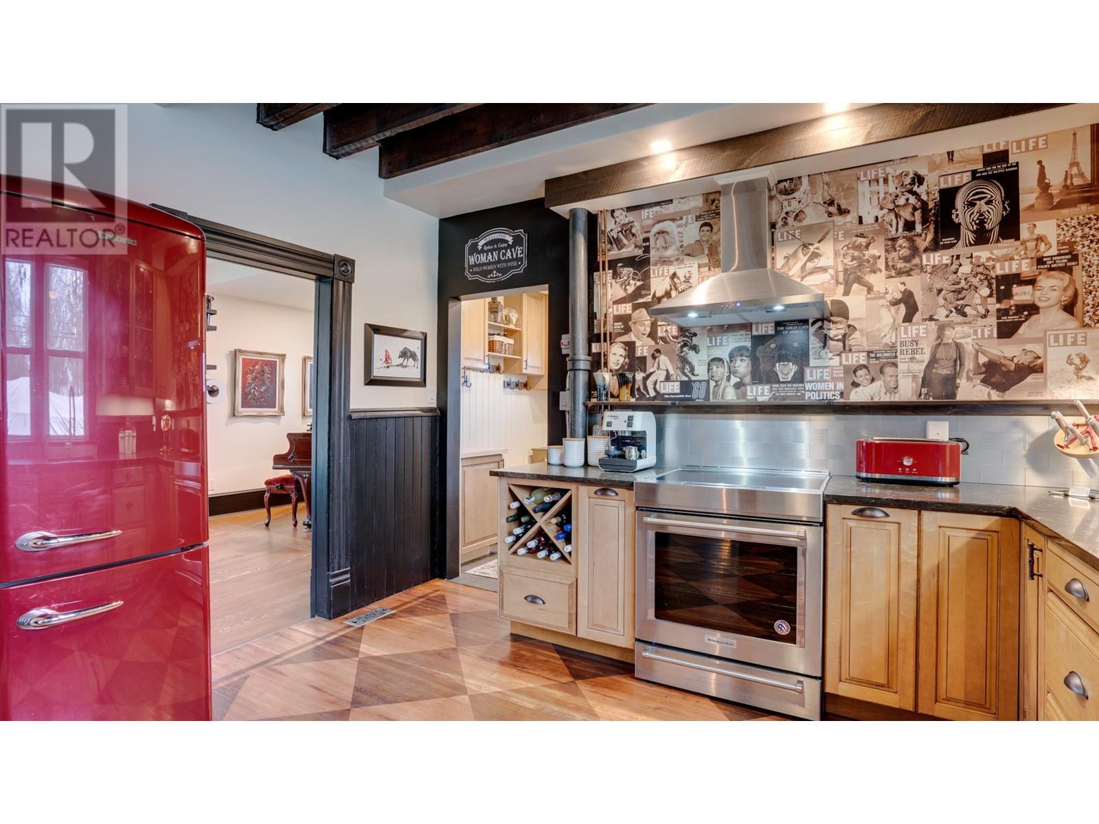 3102 Pleasant Valley Road, Vernon, British Columbia  V1T 4L3 - Photo 15 - 10349484