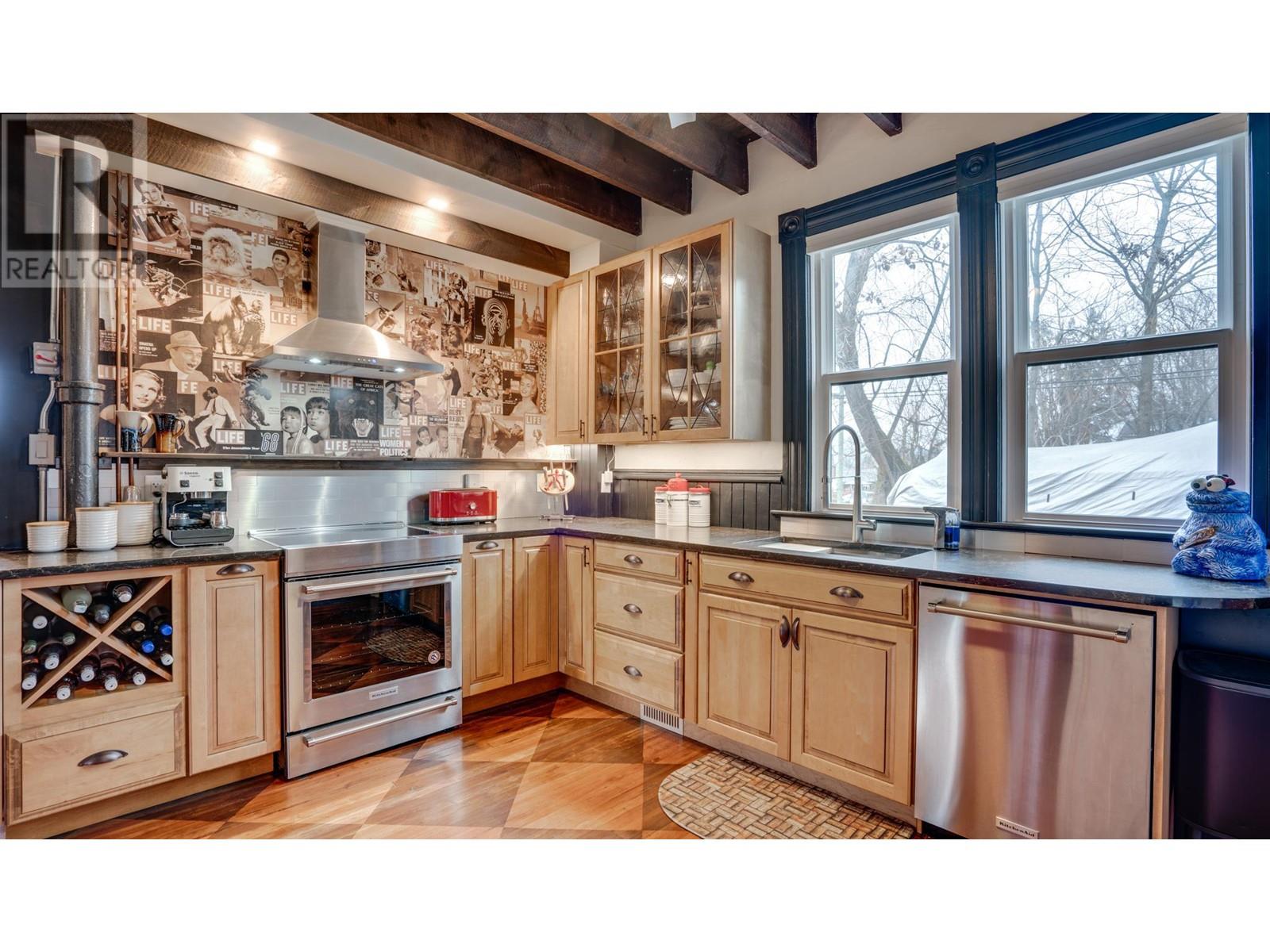 3102 Pleasant Valley Road, Vernon, British Columbia  V1T 4L3 - Photo 12 - 10349484