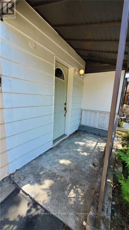 B (Back) - 66 Dagmar Avenue, Toronto, Ontario  M4M 1W1 - Photo 5 - E12170820