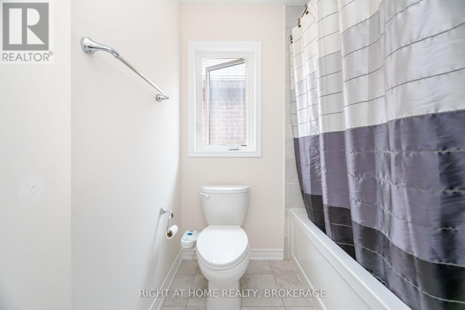 (Upper) 106 Rottenburg Court, Milton, Ontario  L9T 8S6 - Photo 44 - W12184405
