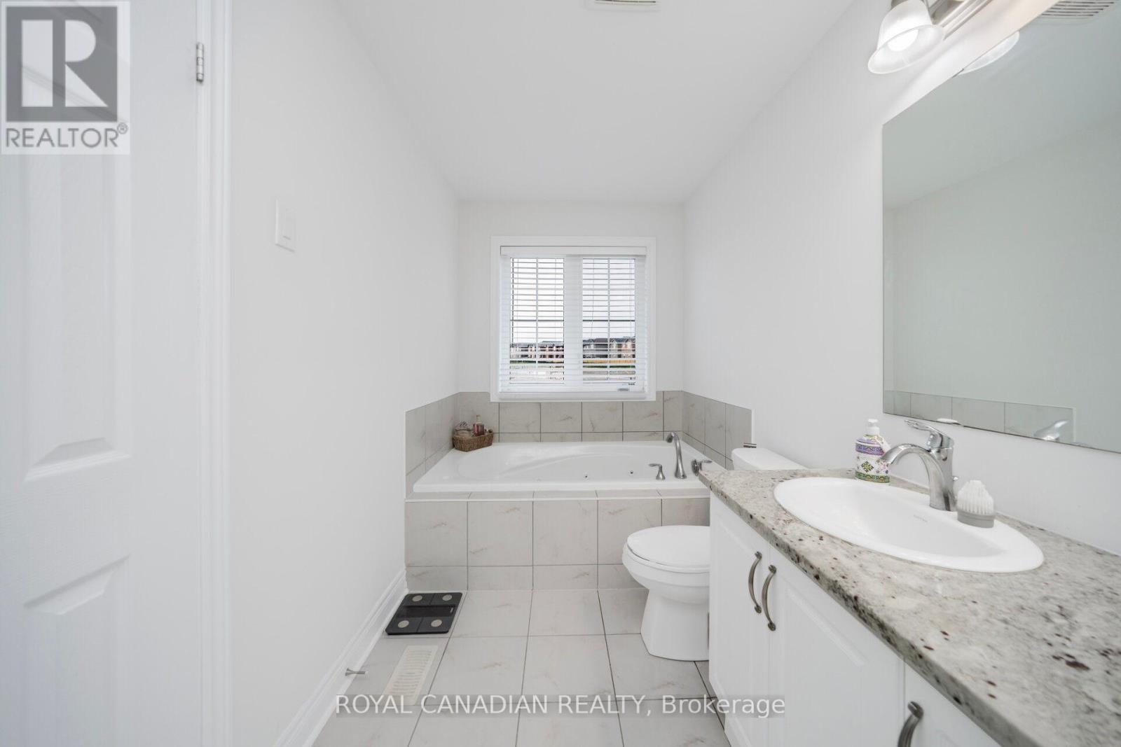 104 Branigan Crescent, Halton Hills (Georgetown), Ontario  L7G 0M8 - Photo 36 - W12184418