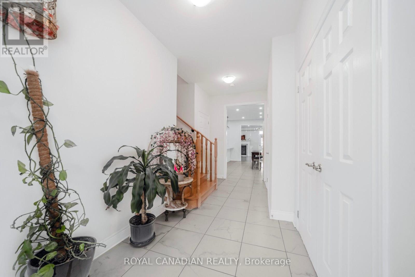 104 Branigan Crescent, Halton Hills (Georgetown), Ontario  L7G 0M8 - Photo 8 - W12184418