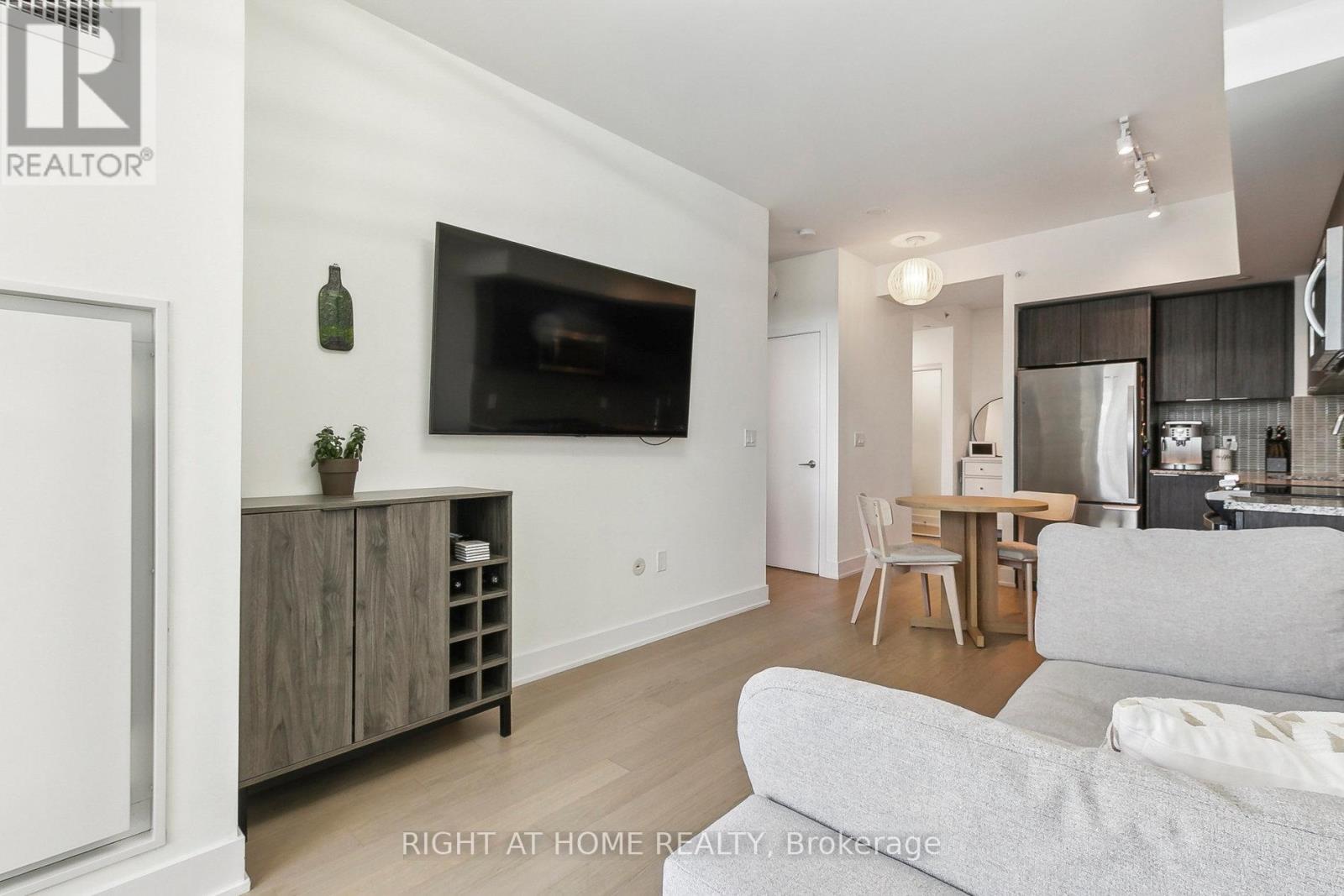 2206 - 20 Shore Breeze Drive, Toronto (Mimico), Ontario  M8V 0C7 - Photo 10 - W12184429