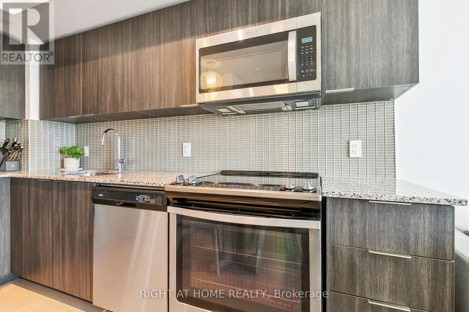 2206 - 20 Shore Breeze Drive, Toronto (Mimico), Ontario  M8V 0C7 - Photo 34 - W12184429