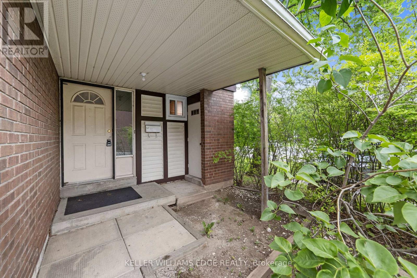 20 - 568 Sheraton Road, Burlington, Ontario  L7L 4B2 - Photo 2 - W12184447