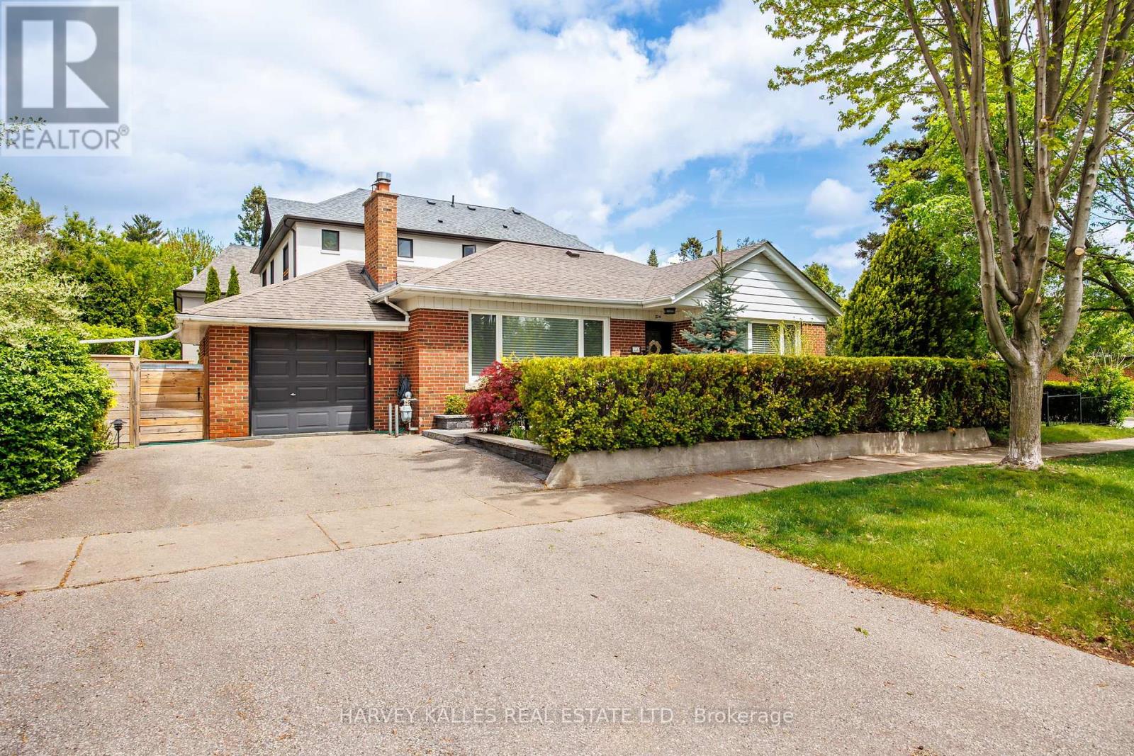 224 Berry Road, Toronto, Ontario  M8Y 1X6 - Photo 1 - W12184452