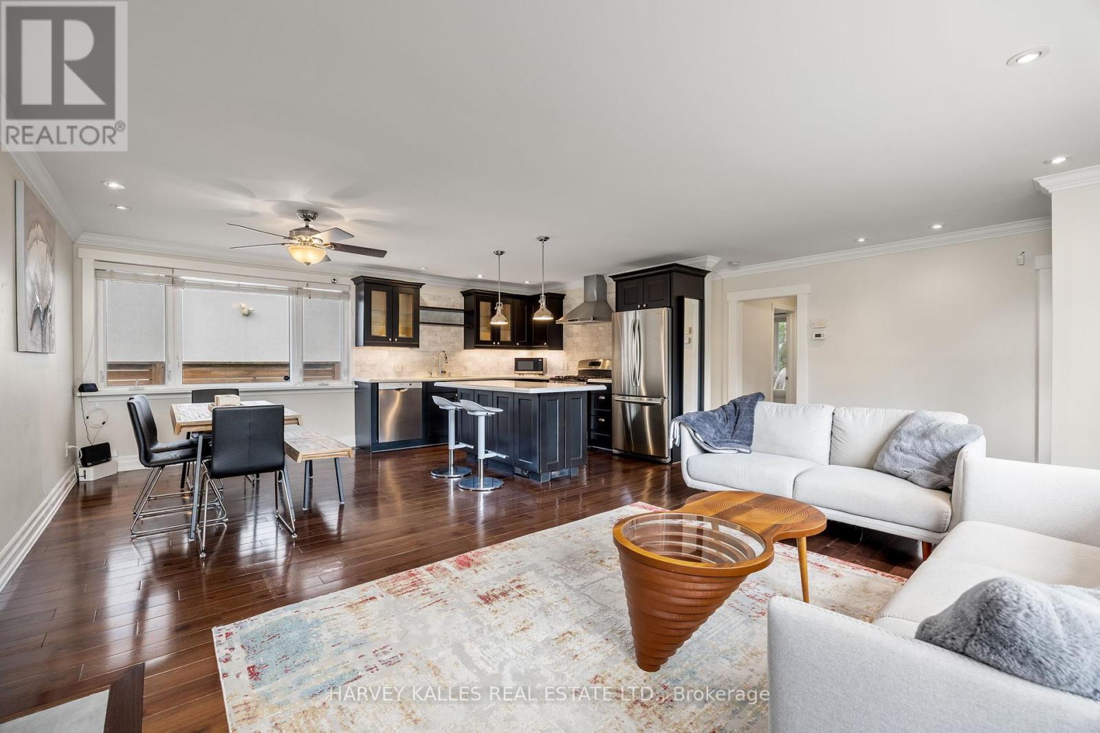 224 Berry Road, Toronto (Stonegate-Queensway), Ontario  M8Y 1X6 - Photo 11 - W12184452