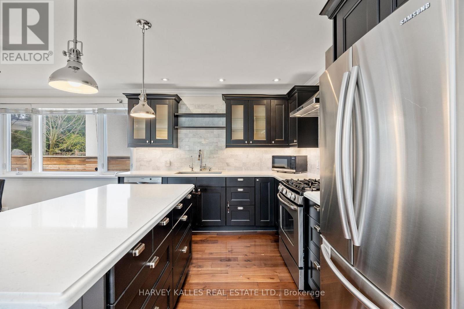 224 Berry Road, Toronto, Ontario  M8Y 1X6 - Photo 12 - W12184452