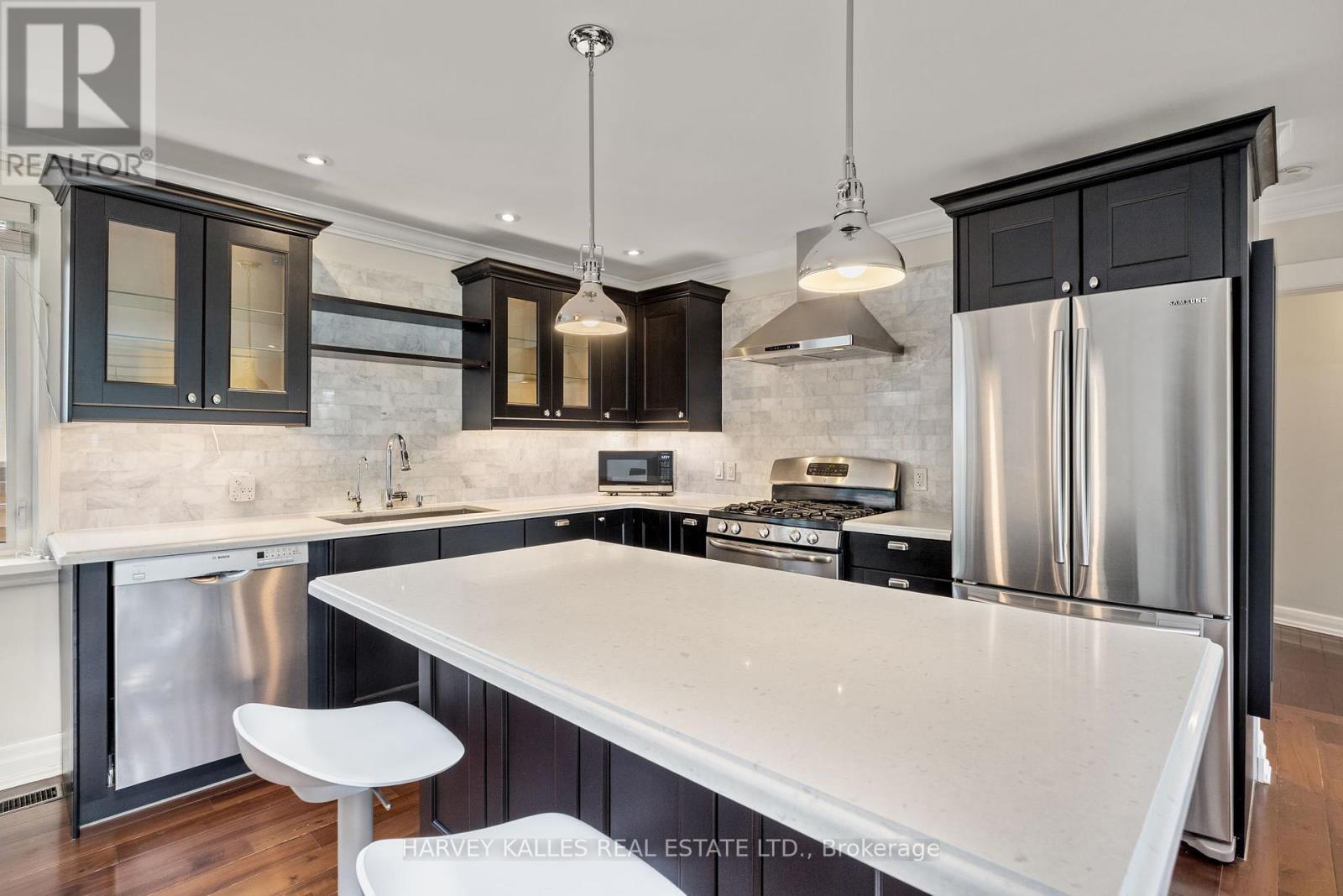 224 Berry Road, Toronto, Ontario  M8Y 1X6 - Photo 13 - W12184452