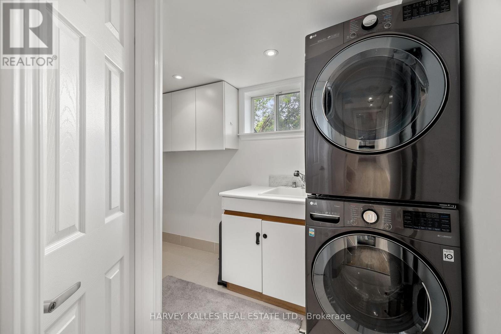 224 Berry Road, Toronto, Ontario  M8Y 1X6 - Photo 26 - W12184452