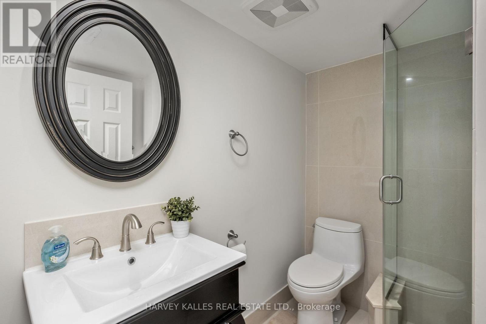 224 Berry Road, Toronto, Ontario  M8Y 1X6 - Photo 27 - W12184452