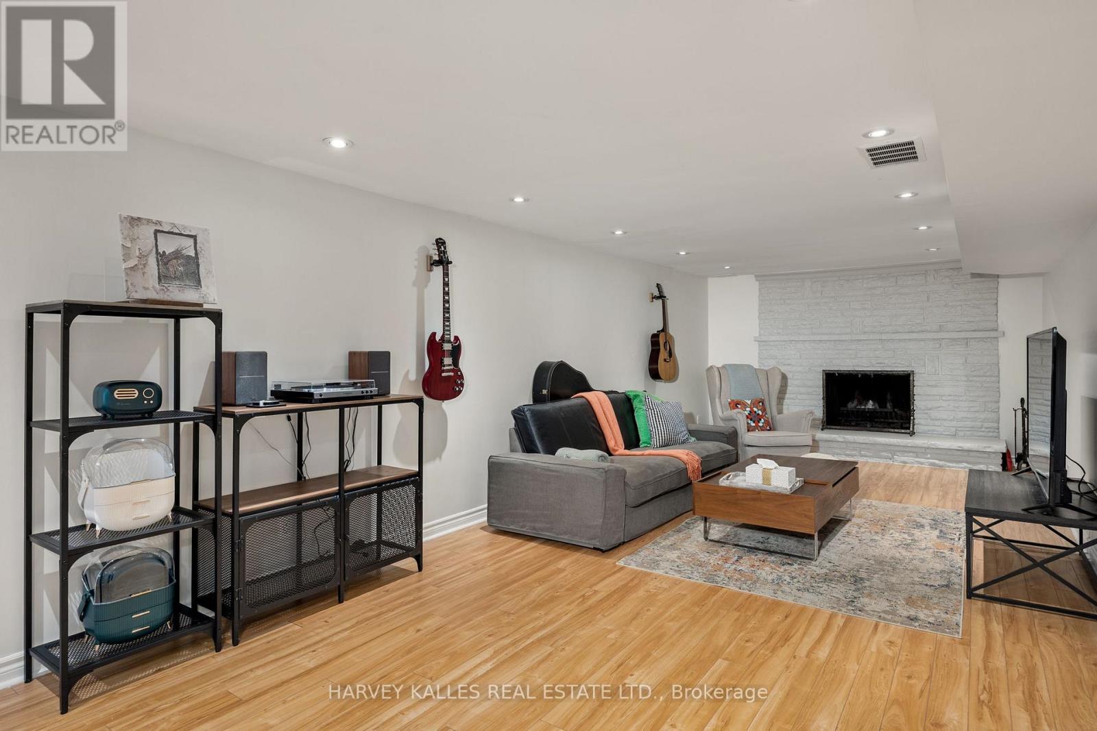 224 Berry Road, Toronto, Ontario  M8Y 1X6 - Photo 29 - W12184452