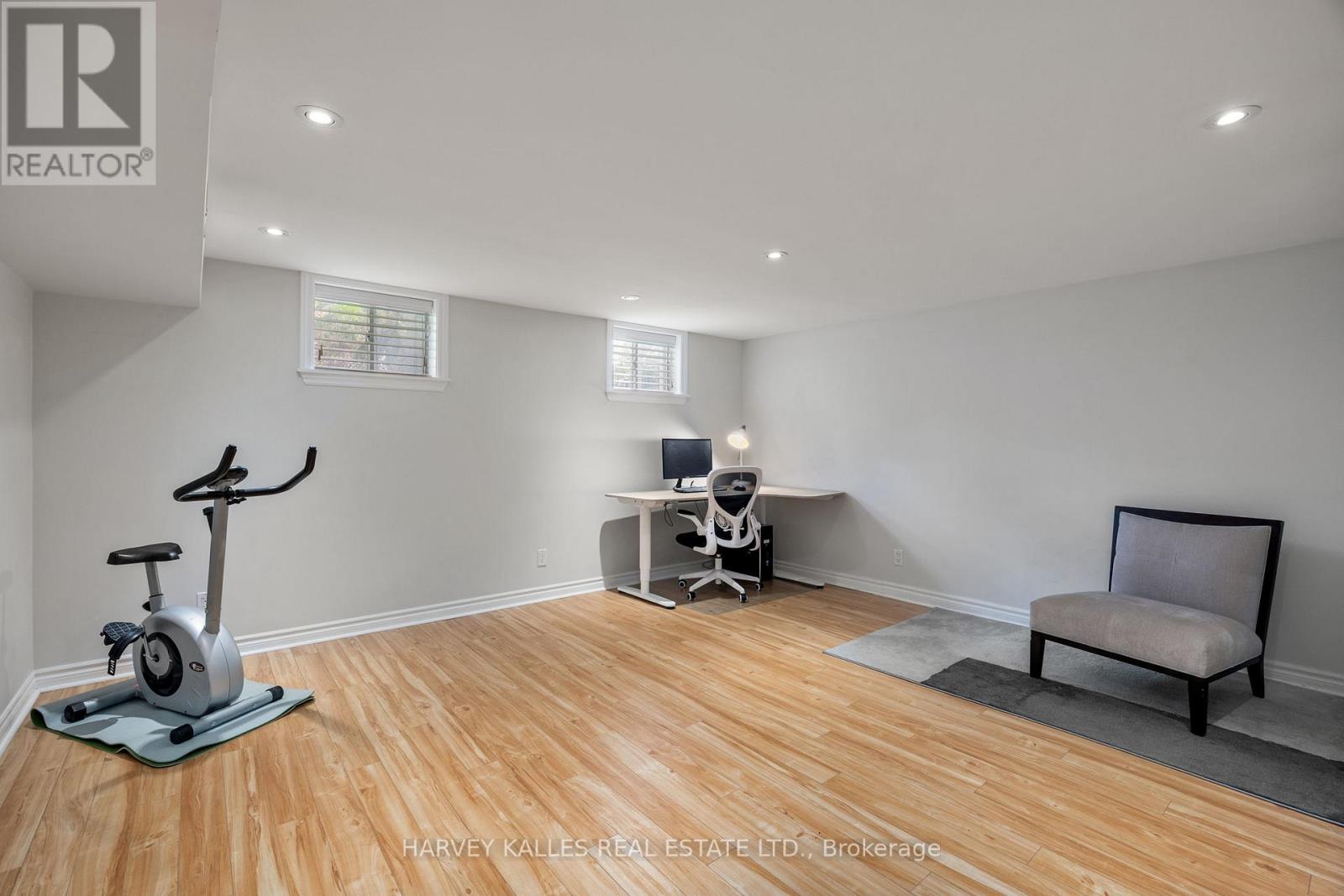 224 Berry Road, Toronto (Stonegate-Queensway), Ontario  M8Y 1X6 - Photo 31 - W12184452