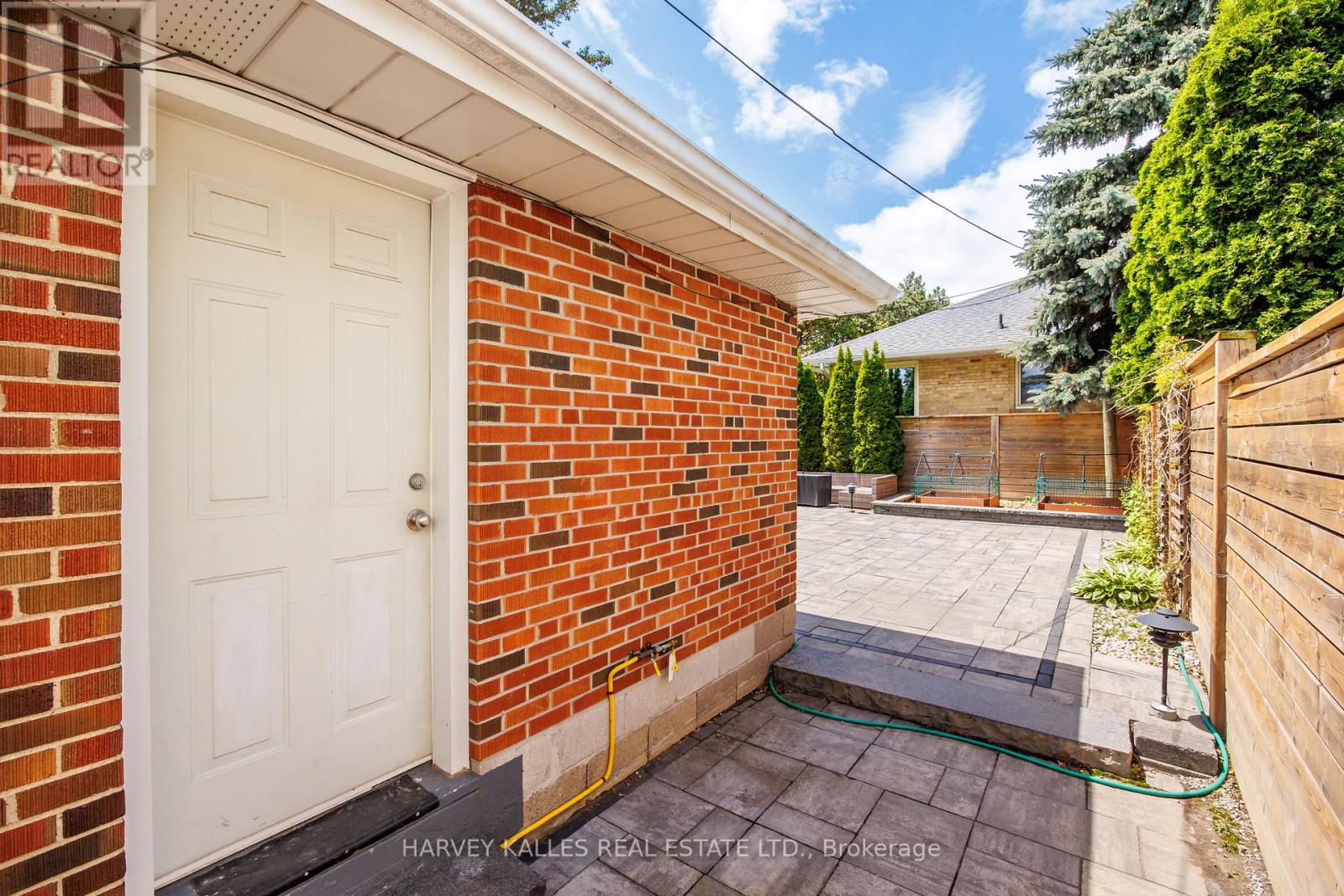 224 Berry Road, Toronto, Ontario  M8Y 1X6 - Photo 33 - W12184452