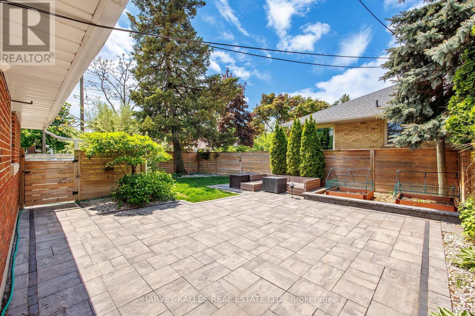 224 Berry Road, Toronto, Ontario  M8Y 1X6 - Photo 34 - W12184452