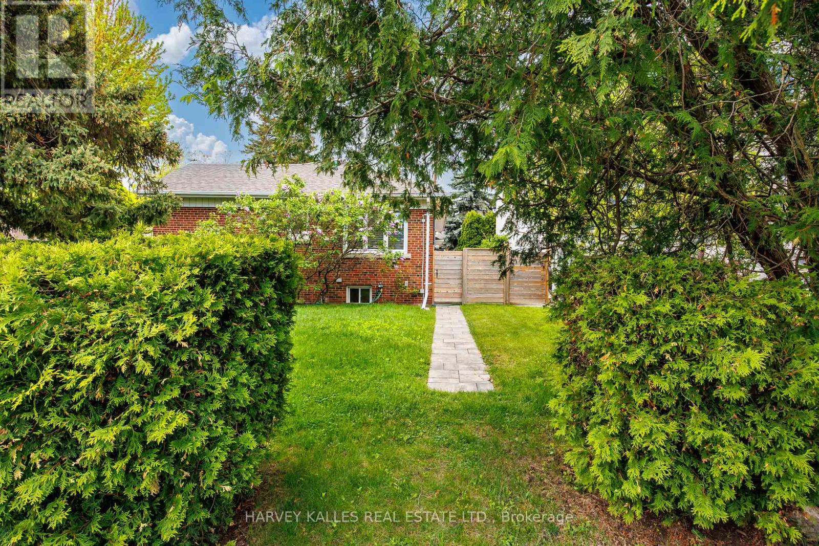 224 Berry Road, Toronto, Ontario  M8Y 1X6 - Photo 37 - W12184452