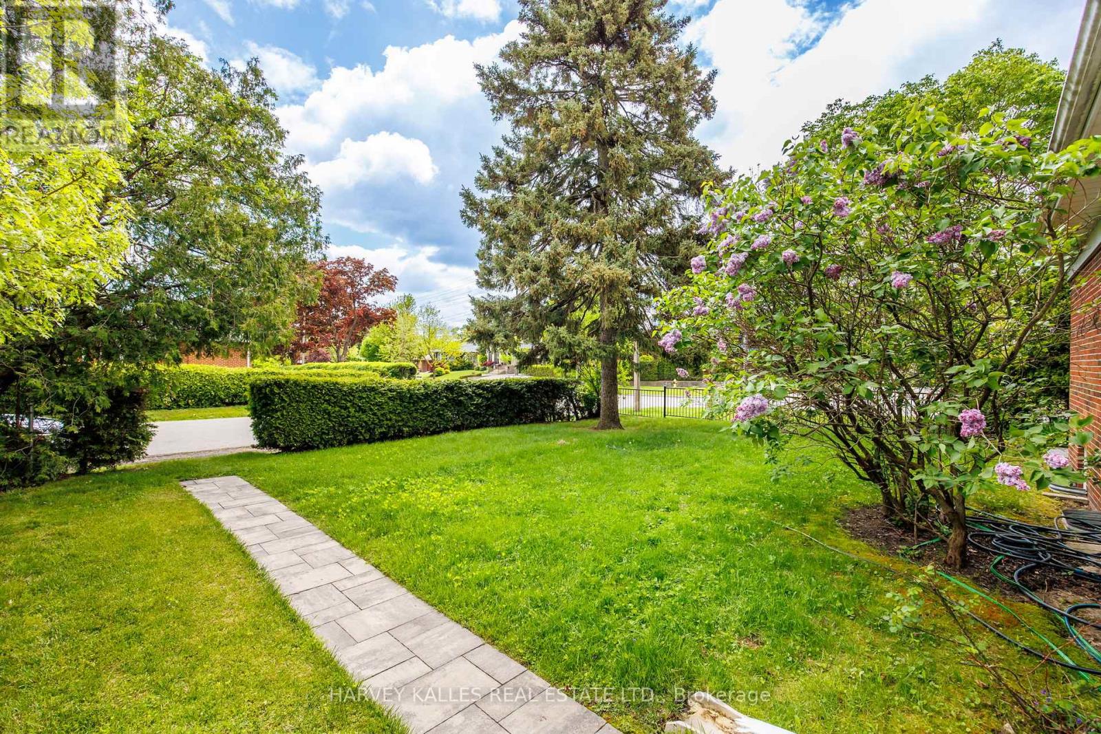 224 Berry Road, Toronto, Ontario  M8Y 1X6 - Photo 39 - W12184452