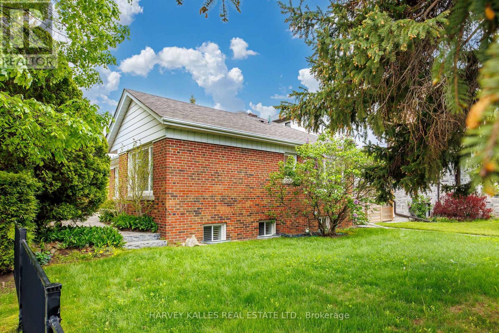224 Berry Road, Toronto, Ontario  M8Y 1X6 - Photo 40 - W12184452