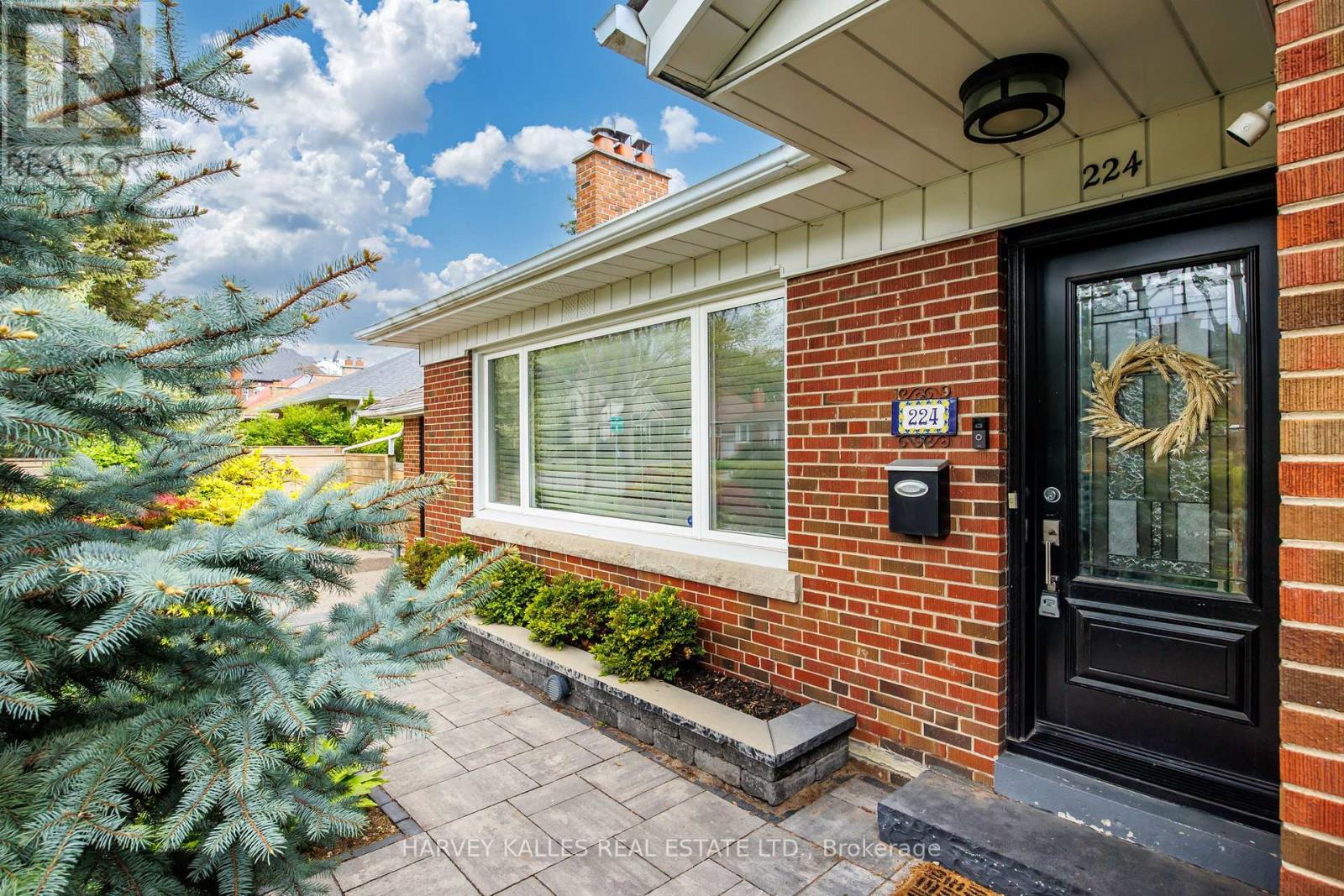 224 Berry Road, Toronto, Ontario  M8Y 1X6 - Photo 5 - W12184452