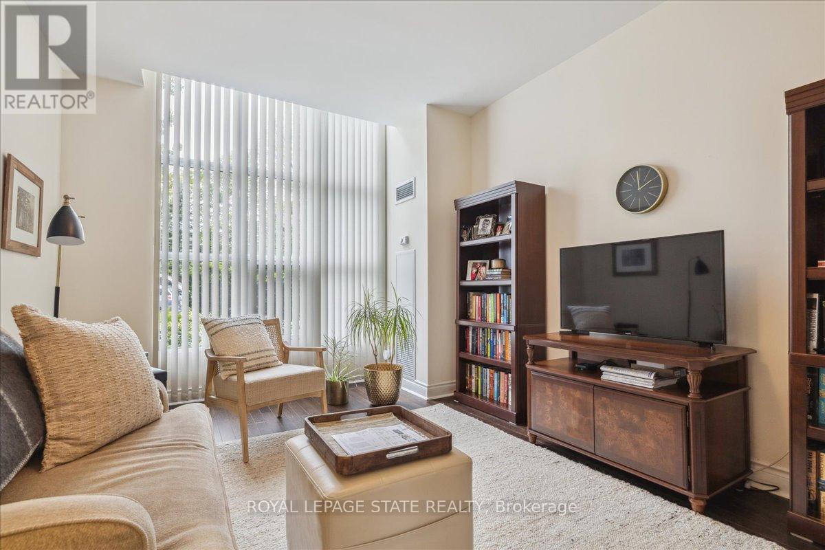 102 - 442 Maple Avenue, Burlington (Brant), Ontario  L7S 2L7 - Photo 6 - W12184456