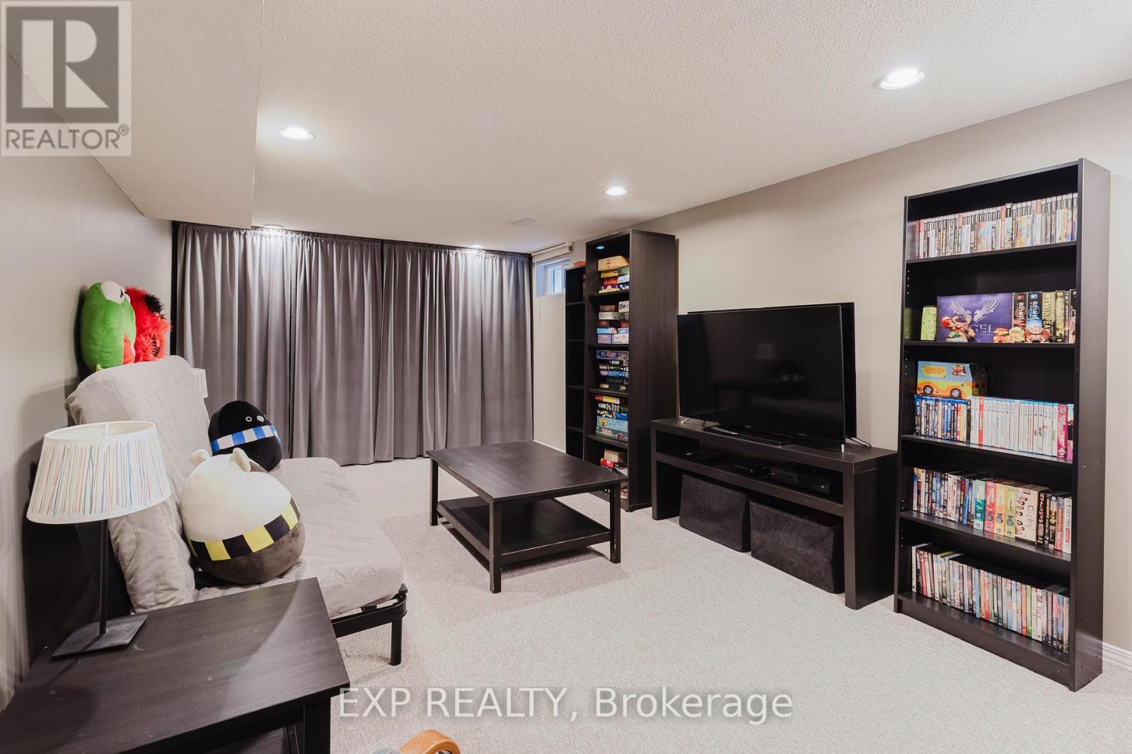 37 Springgarden Crescent, Hamilton (Stoney Creek Mountain), Ontario  L8J 2S5 - Photo 45 - X12103215