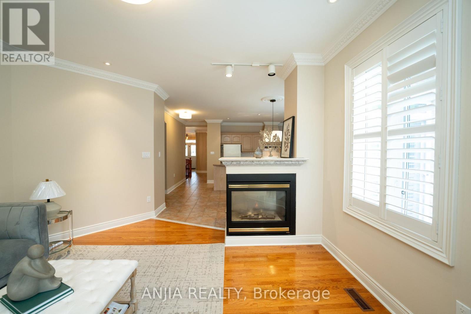 8 Cottontail Avenue, Markham, Ontario  L3S 4E7 - Photo 15 - N12181813