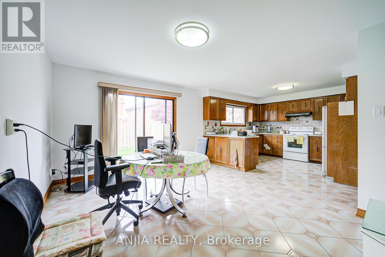 32 Brackin Road, Markham, Ontario  L3R 6S1 - Photo 17 - N12154622