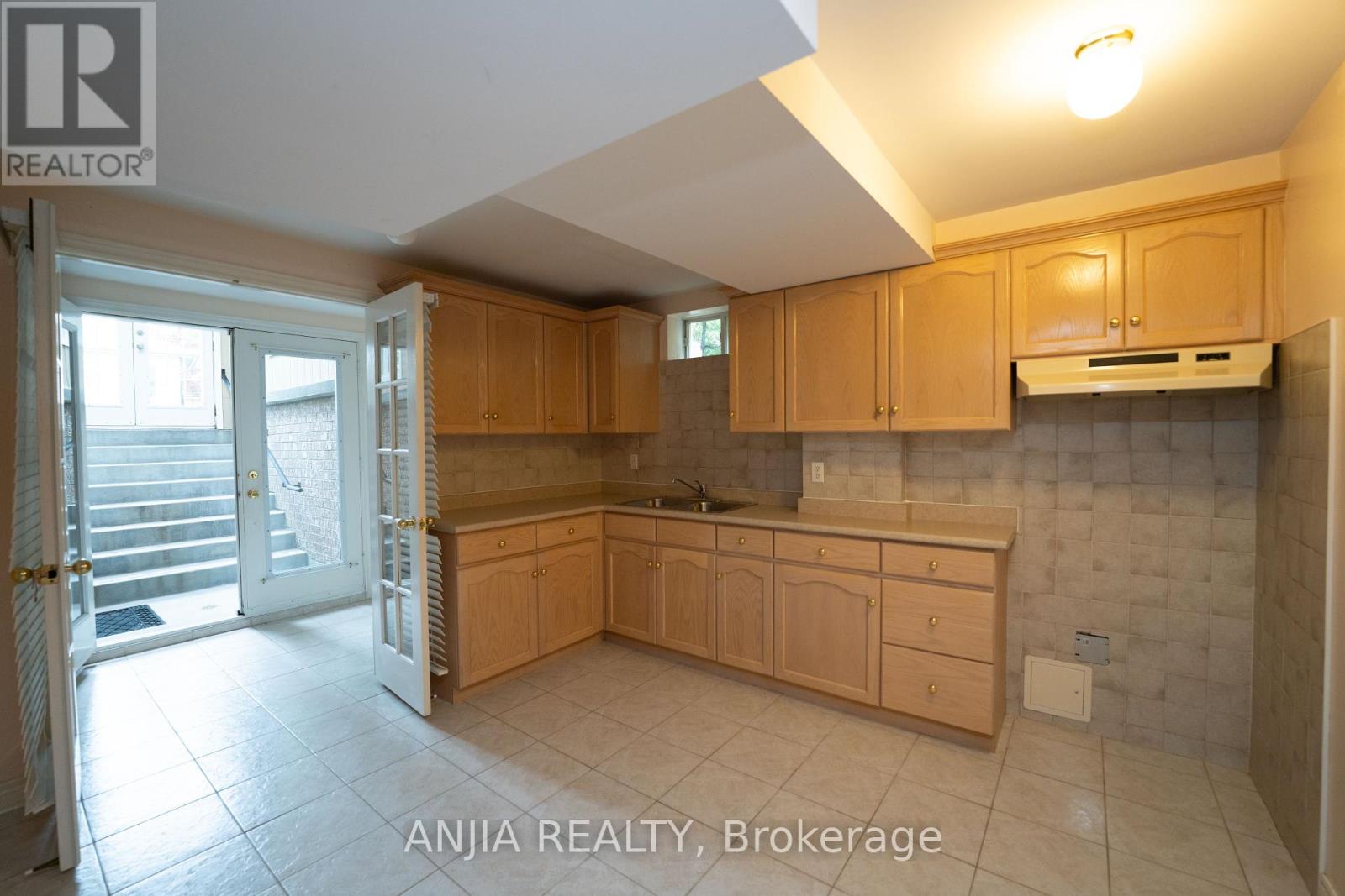 8 Cottontail Avenue, Markham, Ontario  L3S 4E7 - Photo 43 - N12181813