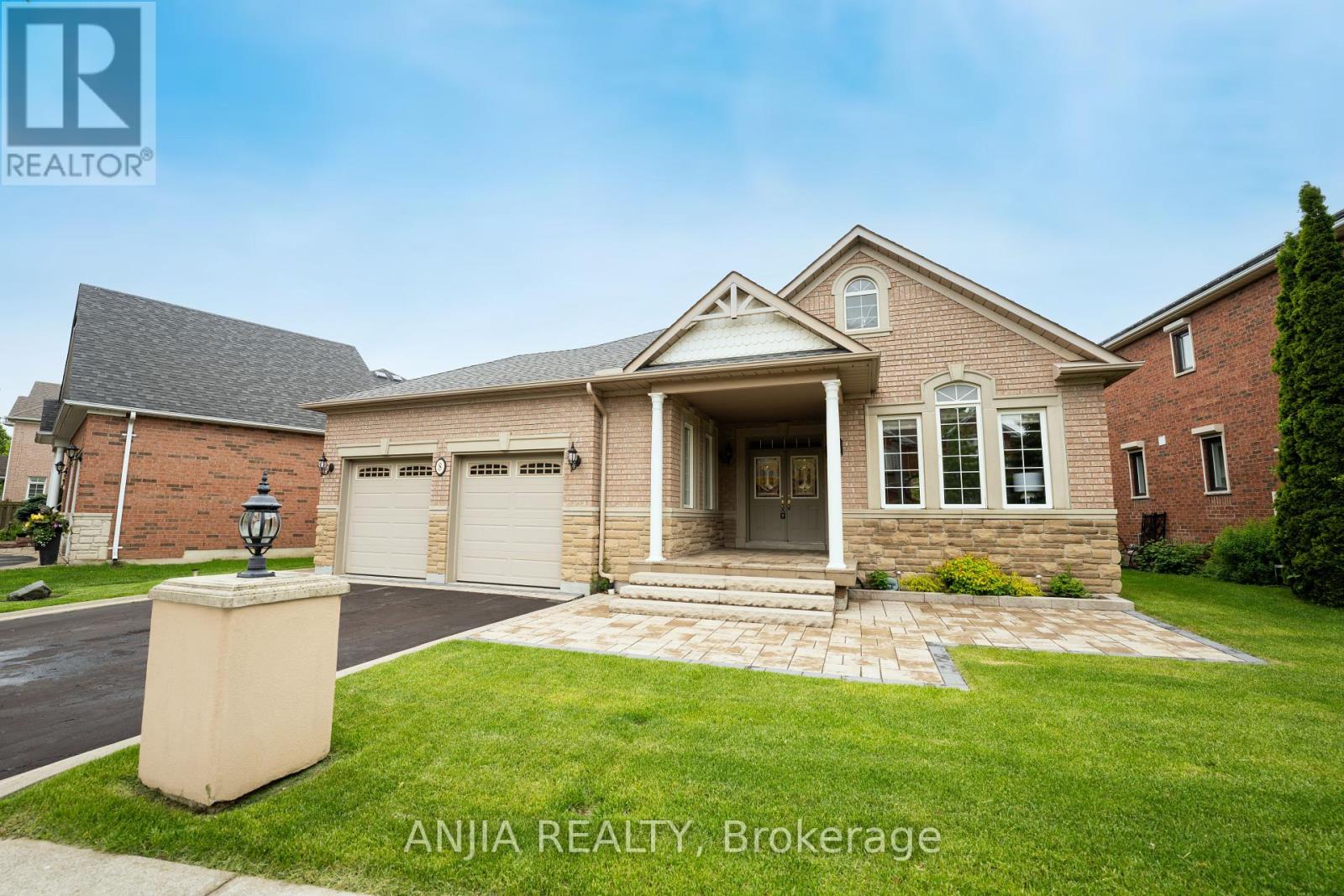 8 COTTONTAIL AVENUE, Markham, Ontario