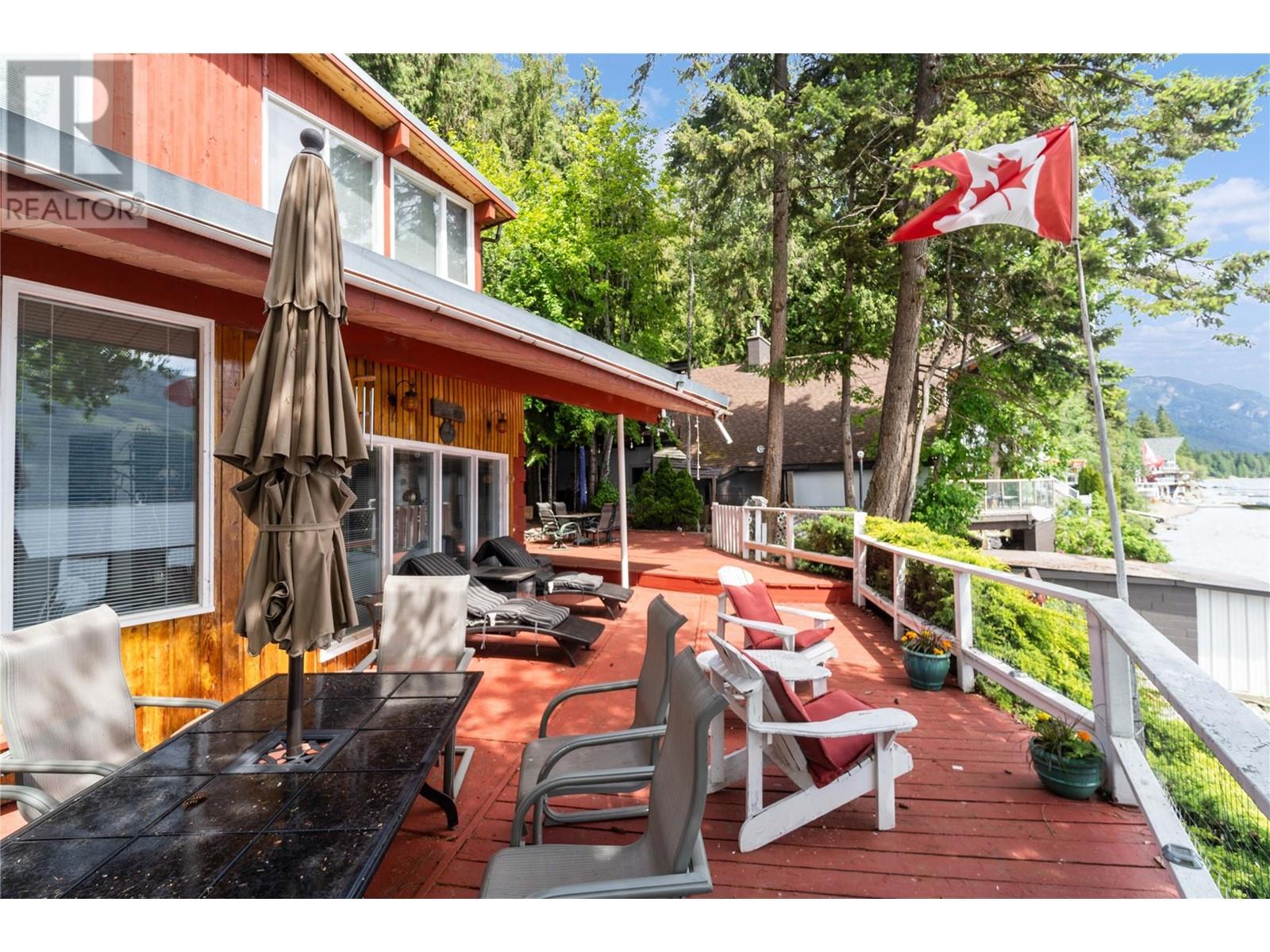 4750 Sunnybrae Canoe Point Road, Tappen, BC V0E2W0