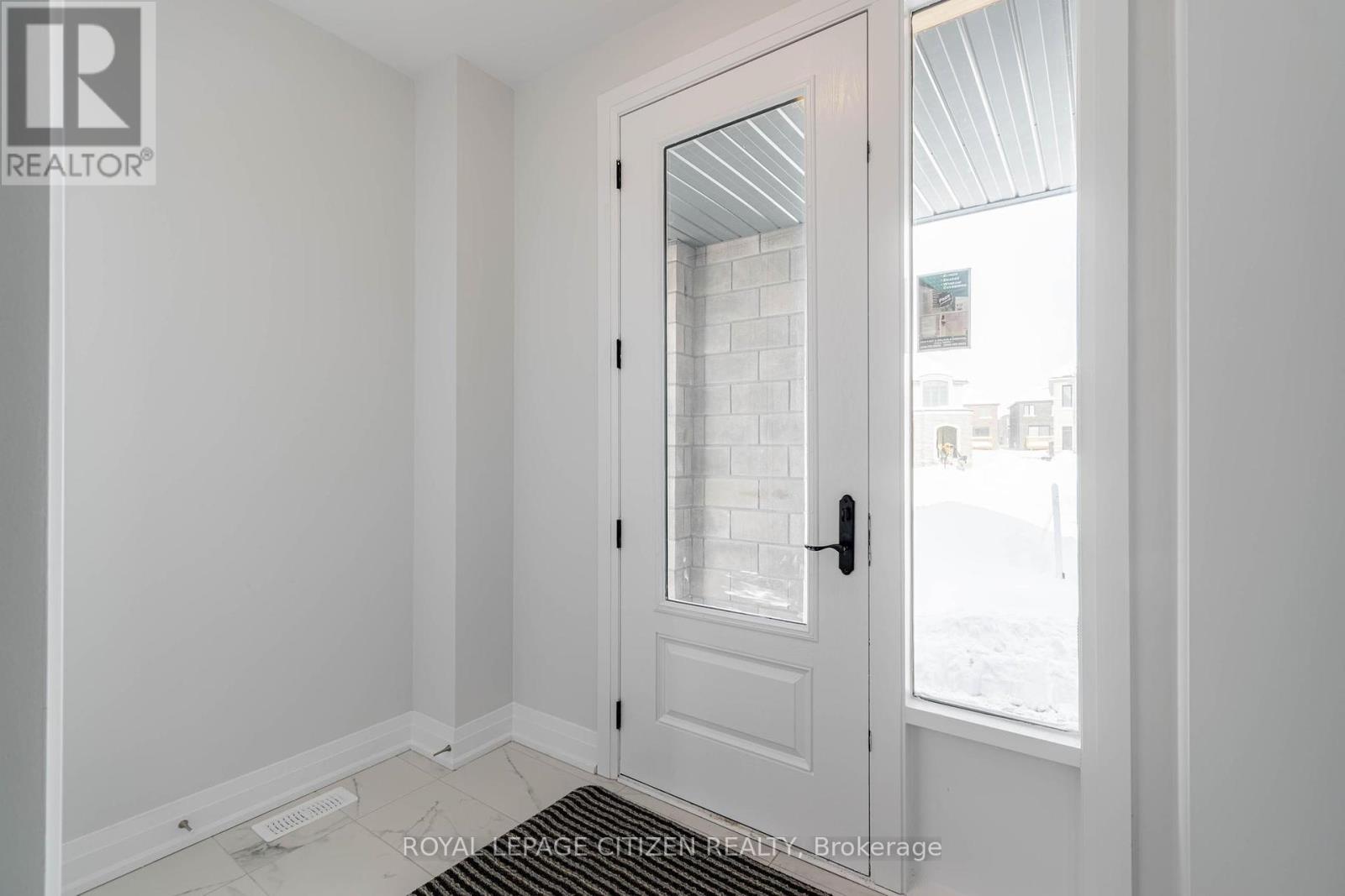 31 Harding Court, Woodstock, Ontario  N4T 0P8 - Photo 3 - X12184430