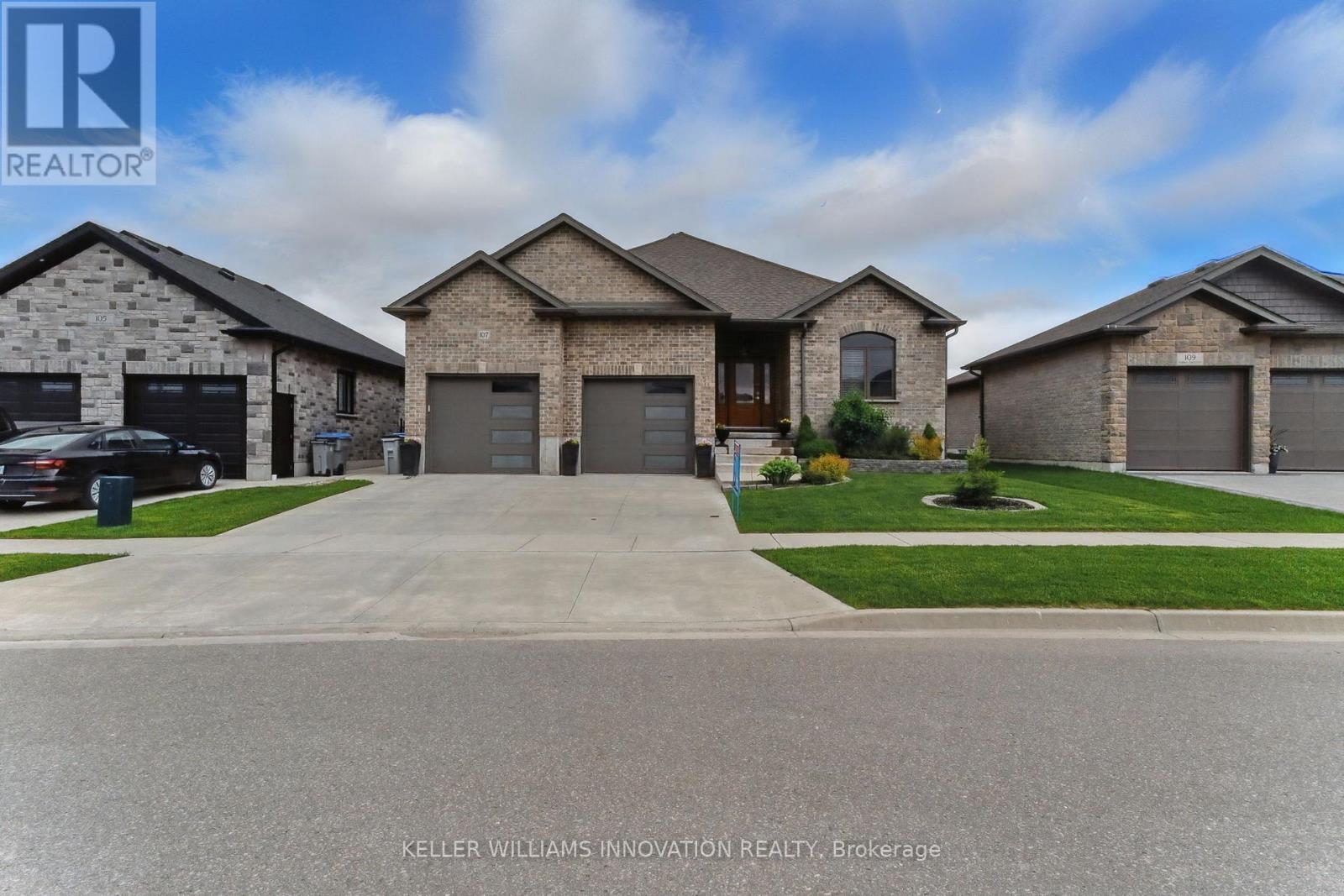 107 Forbes Crescent, North Perth, Ontario  N4W 0B4 - Photo 2 - X12184437