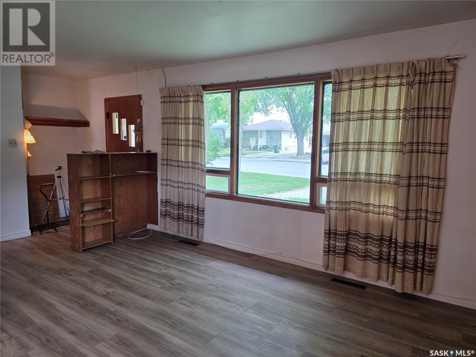120 Rae Street, Regina, Saskatchewan  S4R 3L6 - Photo 3 - SK007727