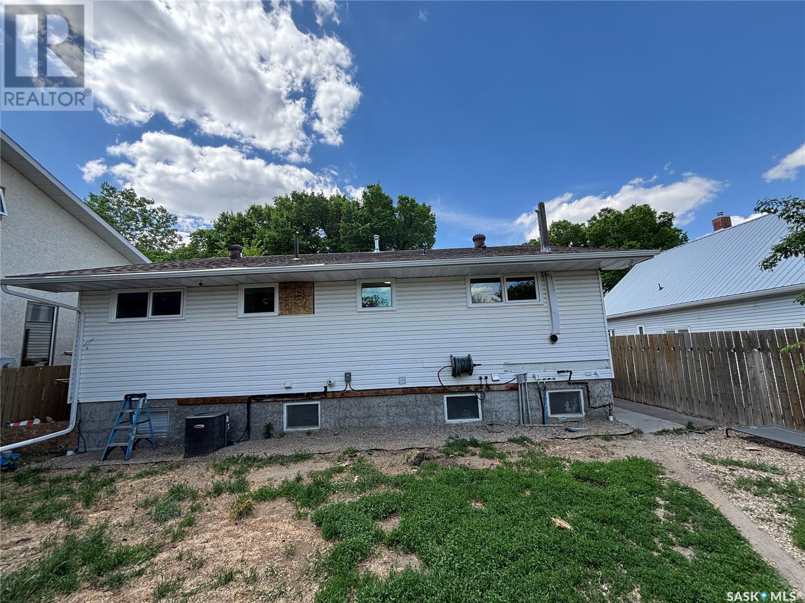 110 Marsh Street, Maple Creek, Saskatchewan  S0N 1N0 - Photo 6 - SK007689