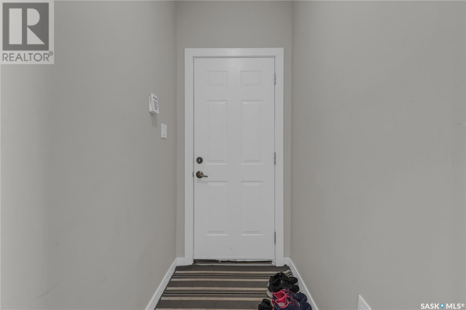 Property at 210 E AVENUE N image 3