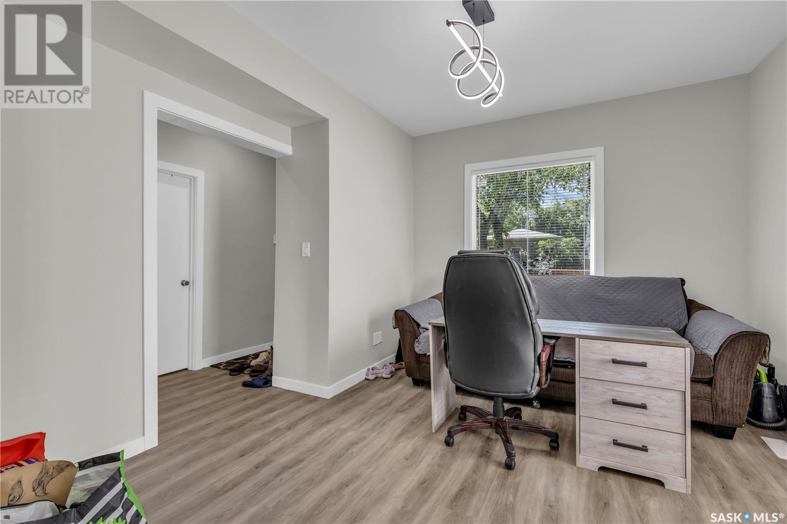 Property at 210 E AVENUE N image 5