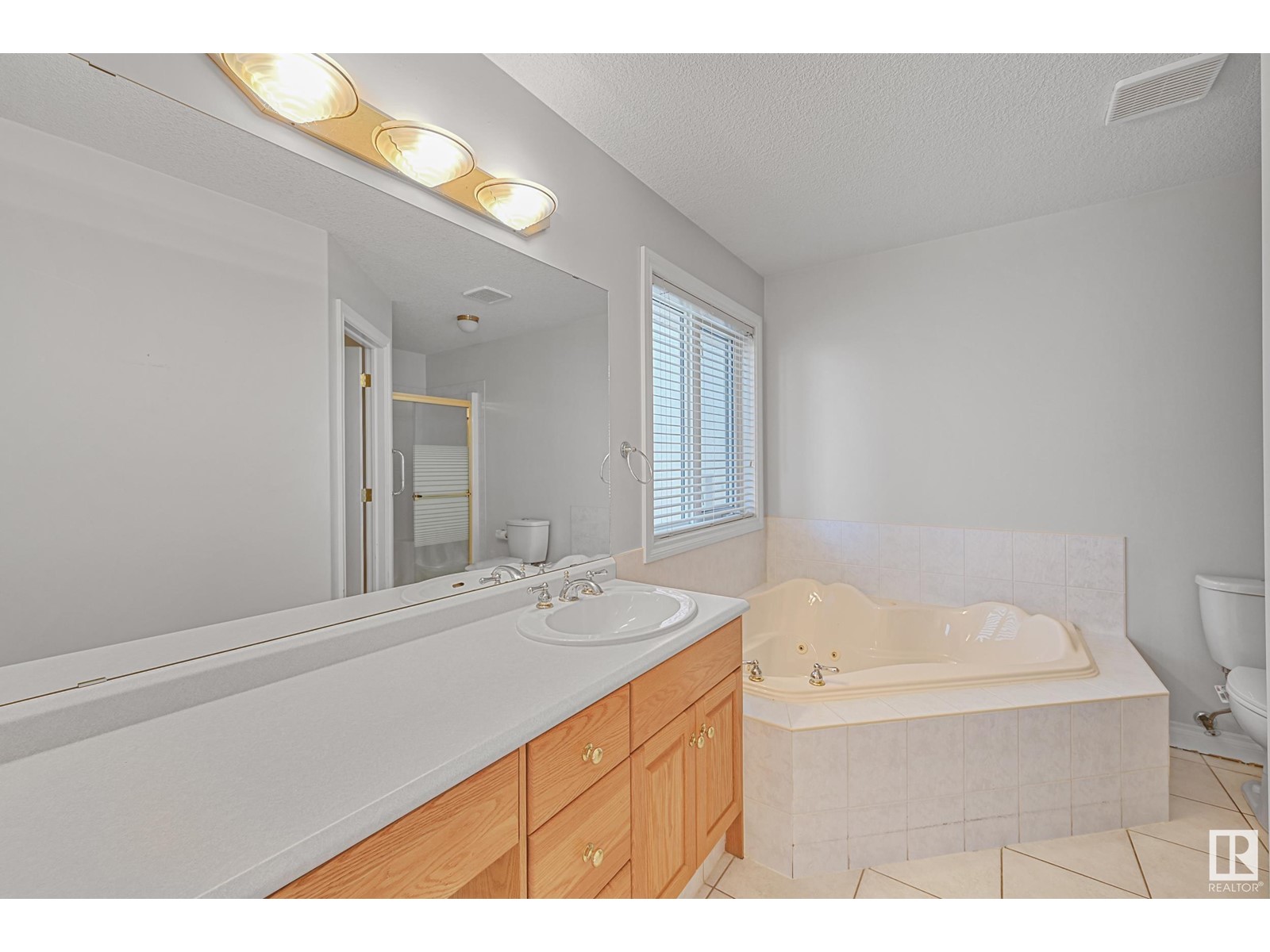 189 Kulawy Dr Nw, Edmonton, Alberta  T6L 7E4 - Photo 13 - E4439438