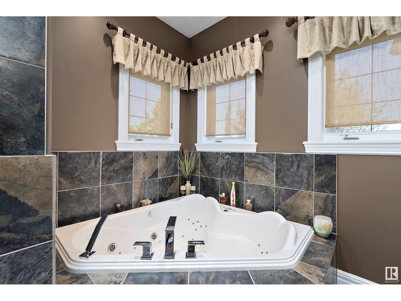 Property at 40 50446 RANGE ROAD 232 image 1