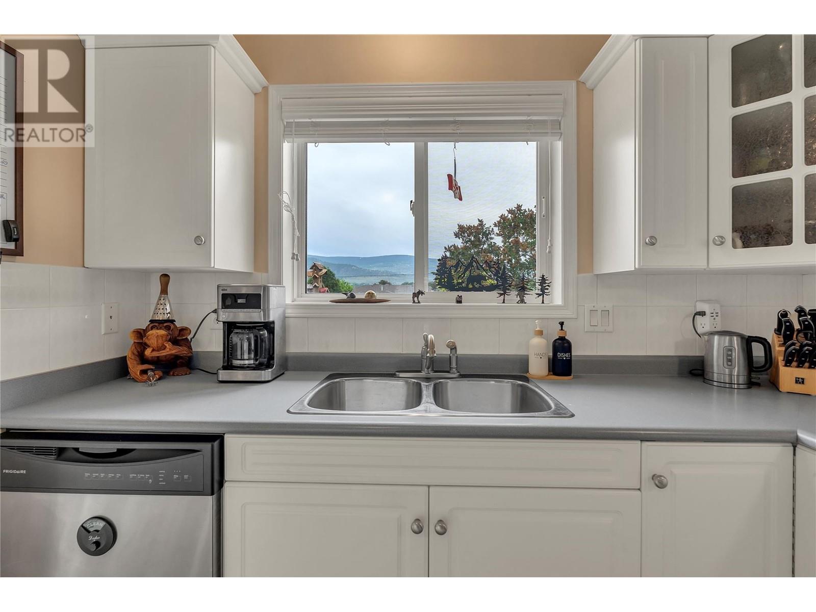 514 RED WING Drive, Penticton, BC V2A8N7