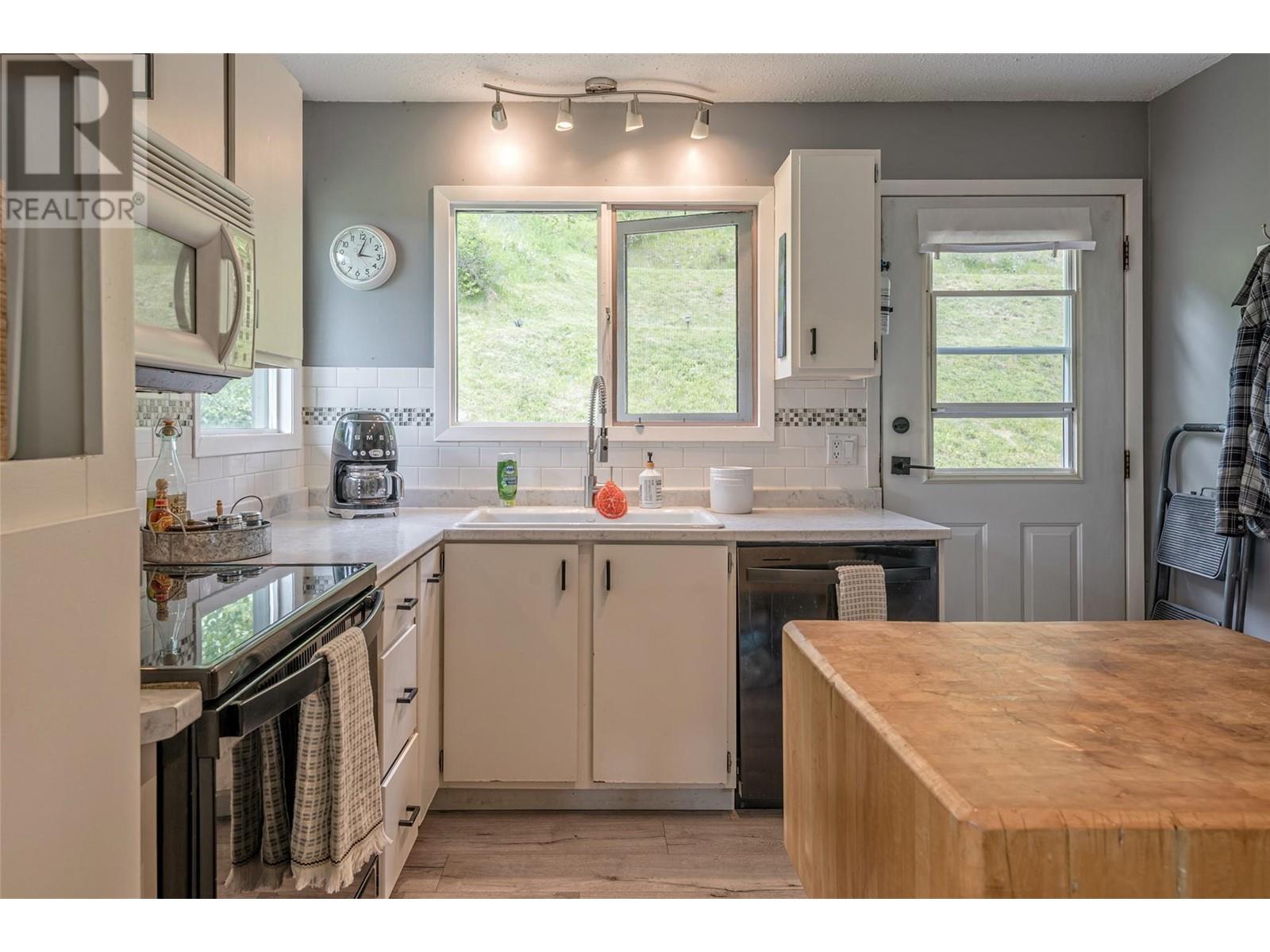 Property at 3304 White Lake Road image 4